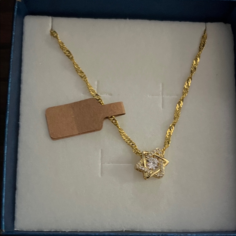 Fashion Gold Star Pendant Necklace with Clear Center Stone - Women Jewelry